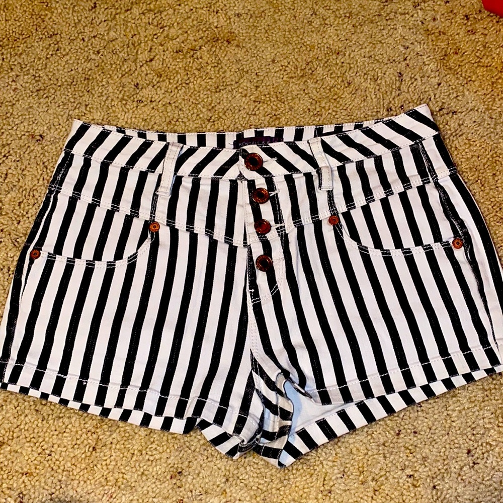 BLACK AND WHITE STRIPED KENDALL & KYLIE SHORTS